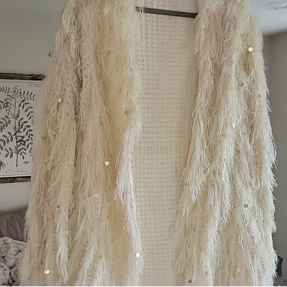 Show me you MUMU shaggy Ivory Cardigan sz small - Picture 5 of 10